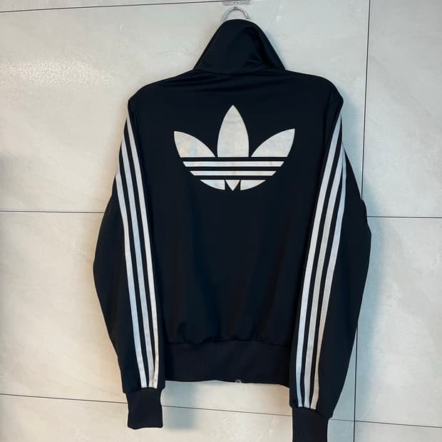 아디다스 제니깔 딱붙핏 져지 블랙,실버 (95 size)