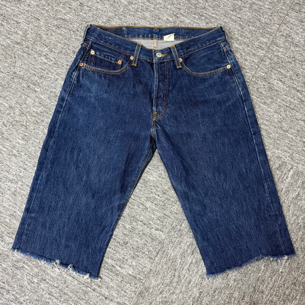 00's 빈티지 리바이스 501 컷오프 반바지 | 상태 좋음