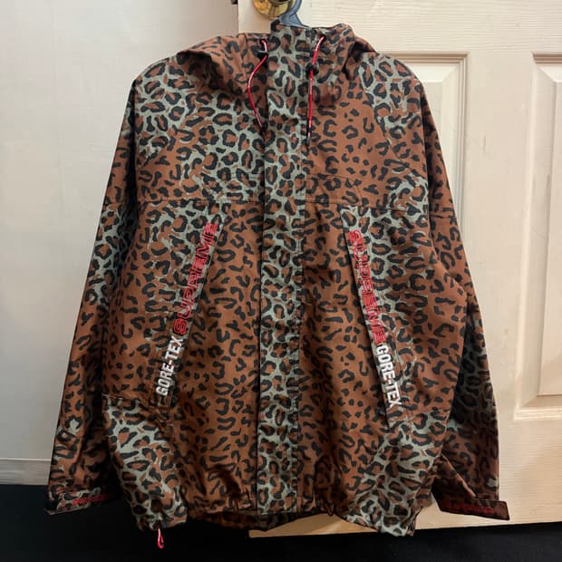 슈프림 고어텍스 바람막이 