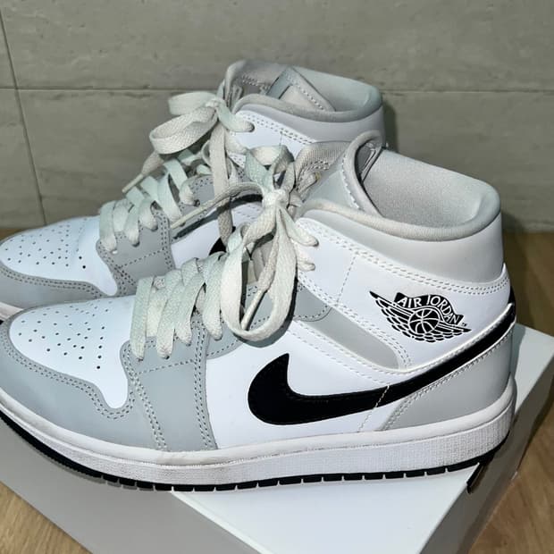 나이키 조던 1 미드 그레이 포그