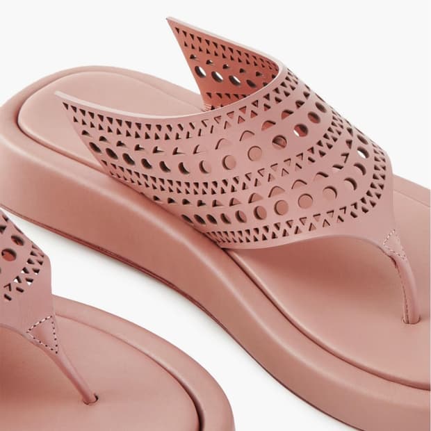Alaia 펀칭 샌들
