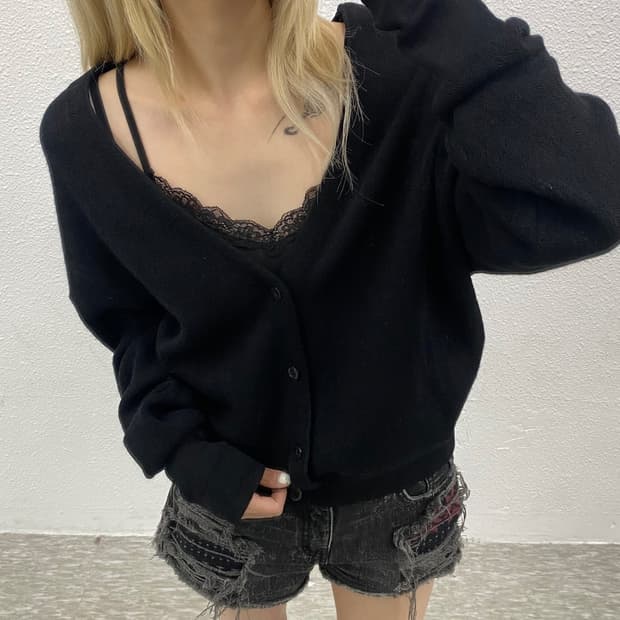 라코스테 브이넥 블랙 가디건 100