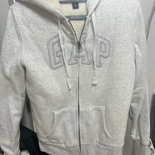 Gap hooded zipup