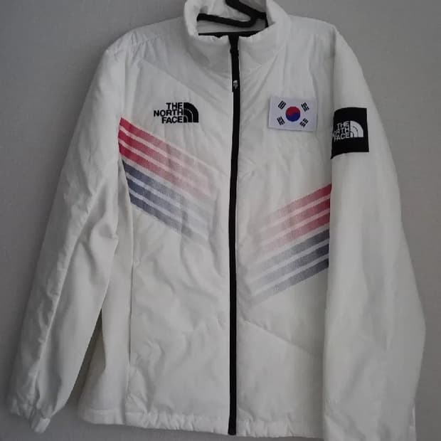 새상품 노스페이스 팀 코리아 국대 패딩 100/L