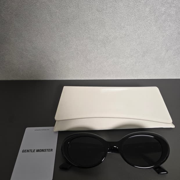 젠틀몬스터 라 모드 01 블랙