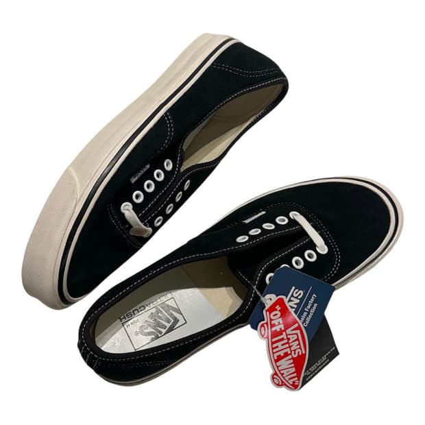 Vans Authentic 44 DX Suede Black