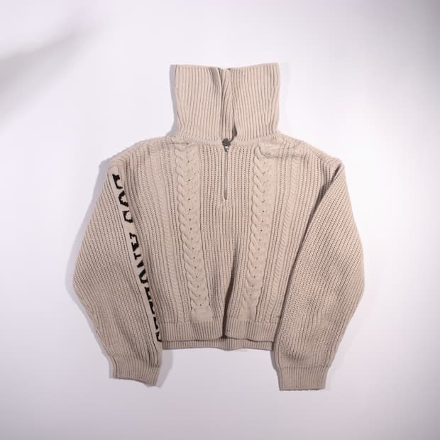 게스 레터링 니트 크롭 후드집업 B435