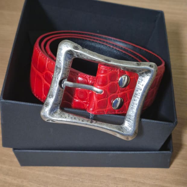 에모스탠스클럽 CORE BELT - CROC EMBOSSED (RED)
