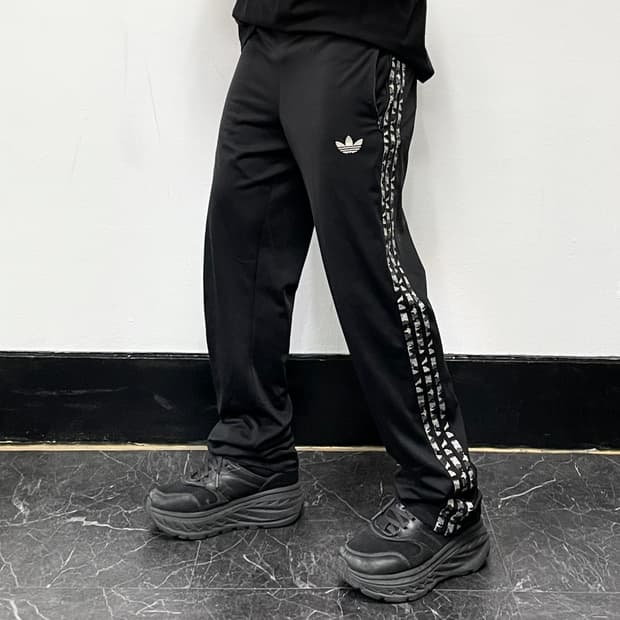 아디다스 블랙 카모삼선 파이어버드 와이드 트랙팬츠