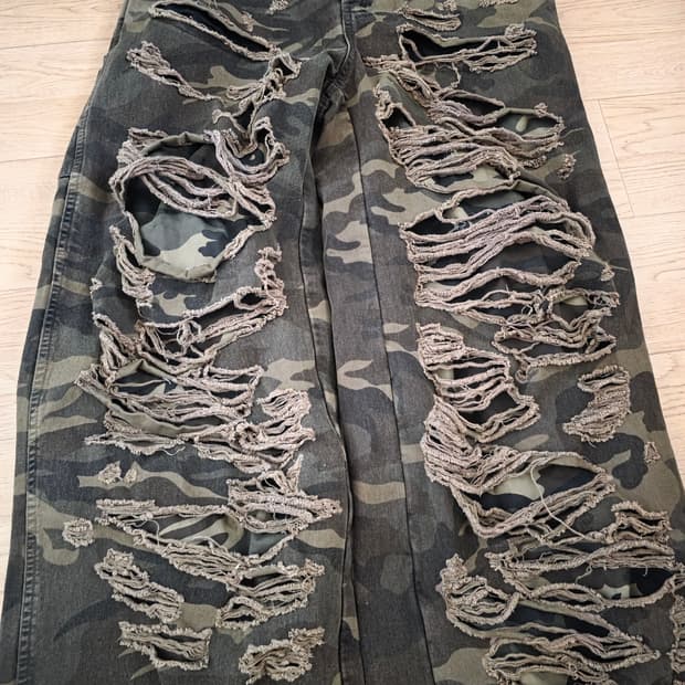 에모스탠스 더블레이어드 디스트레스드