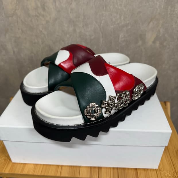 36 / TOGA PULLA 레더 슬라이드