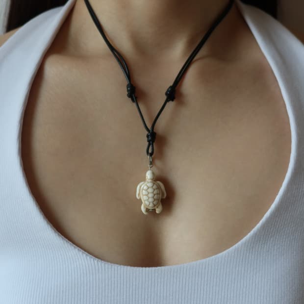 small turtle charm necklace