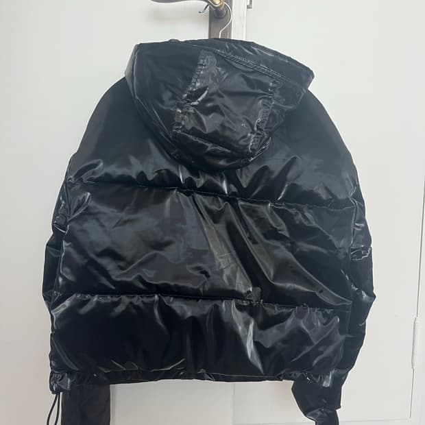 홀리스터 크롭패딩 유광