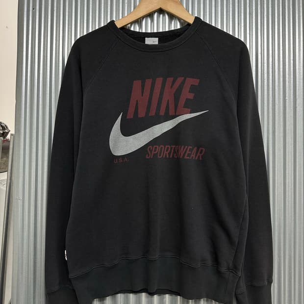 [L/100] NIKE 나이키 스포츠웨어 빅스우시 기모 맨투맨 블랙