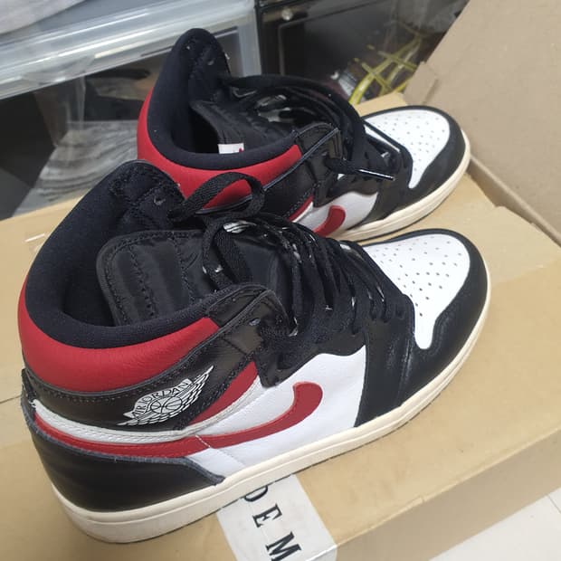 나이키 에어 조던 1 하이 짐레드 265