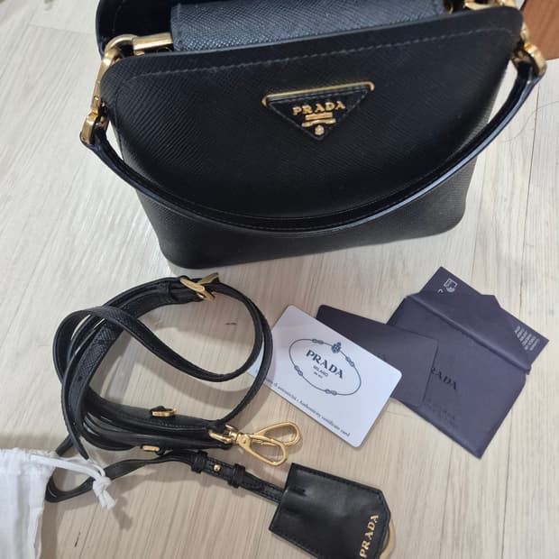 프라다 마티네 사피아노가죽 미니 숄더백