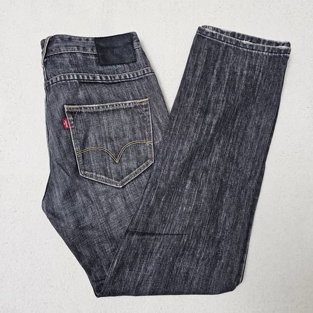 31 리바이스 레드룹 블랙 데님 청바지
