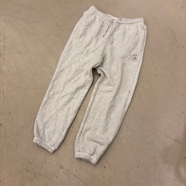 컨버스 스몰로고 그레이 트레이닝 조거 팬츠