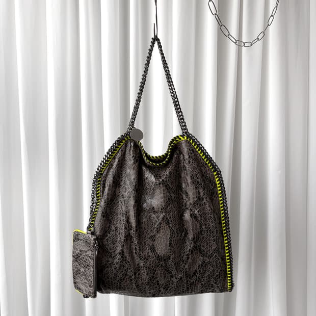 스텔라 매카트니 팔라벨라 스네이크스킨 토트백