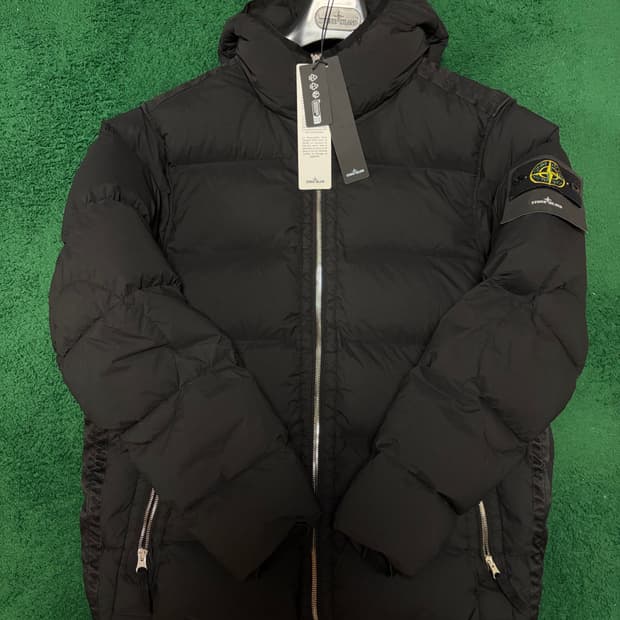 M) 23fw 스톤아일랜드 심리스 터널패딩 블랙