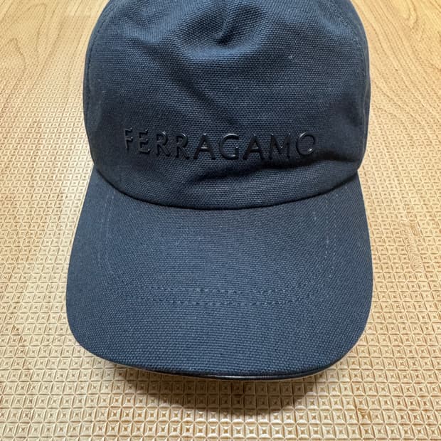 페레가모 시그니처 베이스볼 캡
