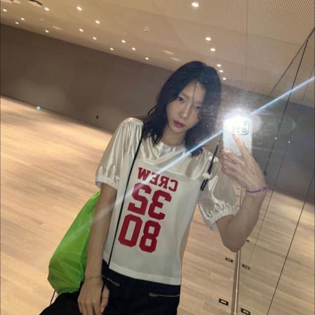 태연착용))) 쓰리투에이티 반팔