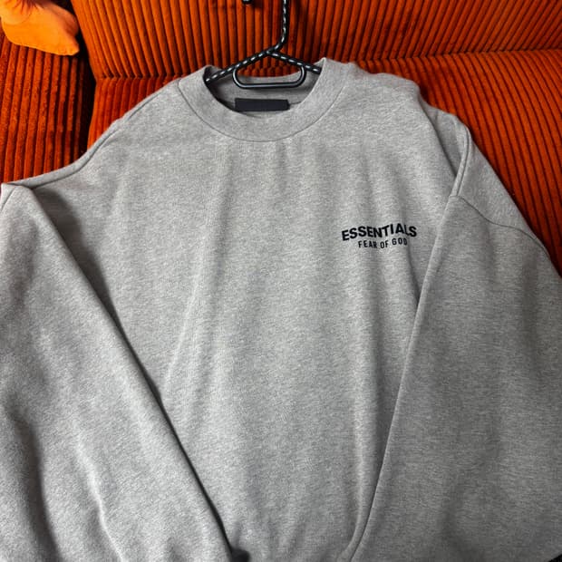 [XL] 에센셜 맨투맨