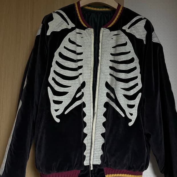 캐피탈 본 수베니어 자켓