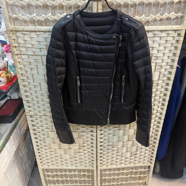 2/44-55 정품 몽클레어 모터 패딩 팝니다