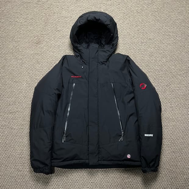 마무트 스노우필드 다운 자켓 블랙 S