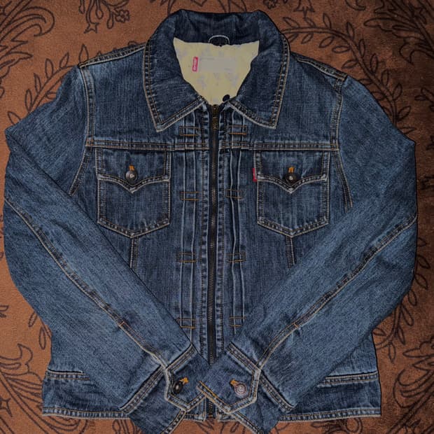 Denim jacket 