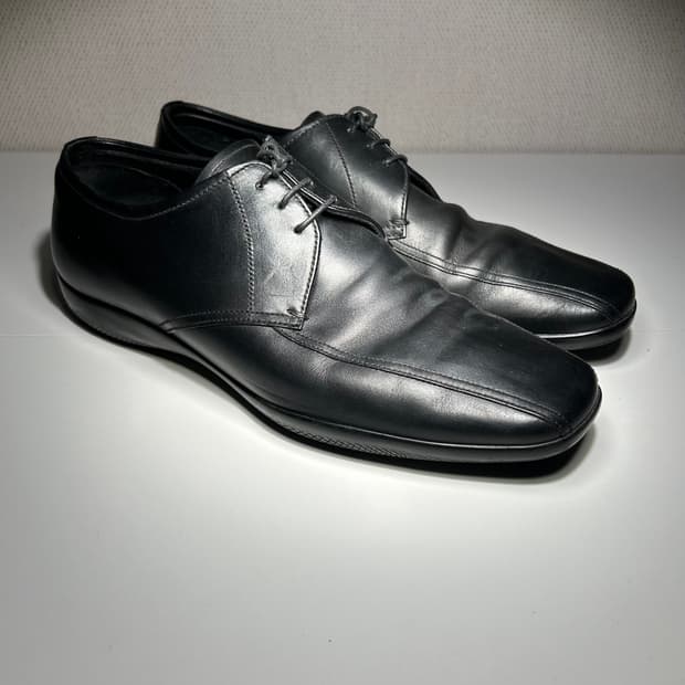 프라다 스포츠 아카이브 더비