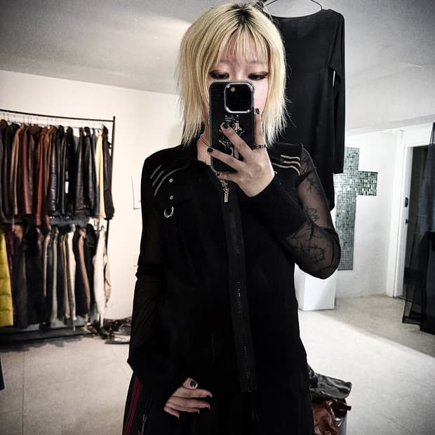 Stitch detailed seethrough zip up