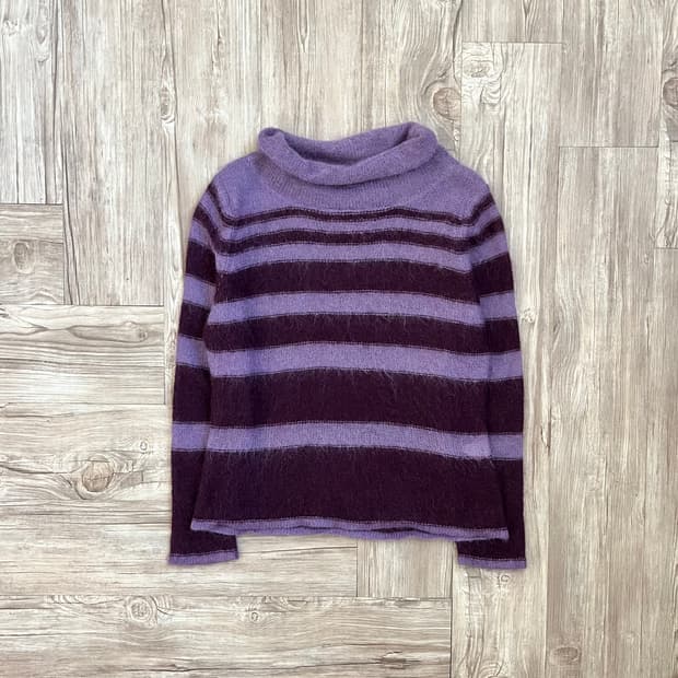 AMISTA 모헤어 터틀넥