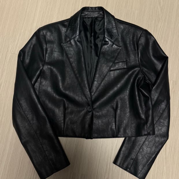 블랙 레더 크롭 자켓