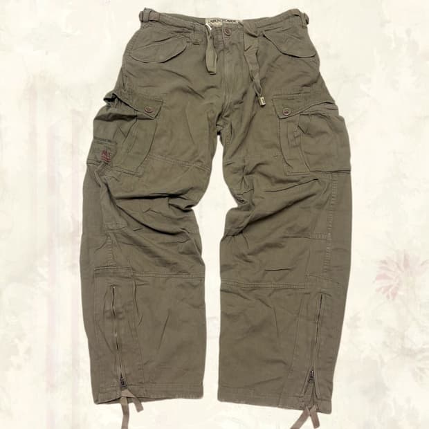 Abercrombie 아베크롬비 레이어드 핀턱 진한 카키 카고팬츠