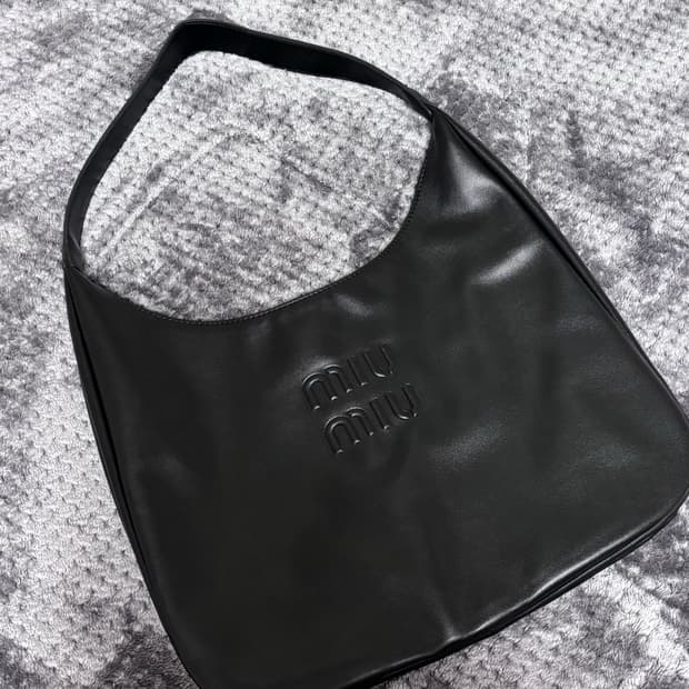 미우미우 숄더백