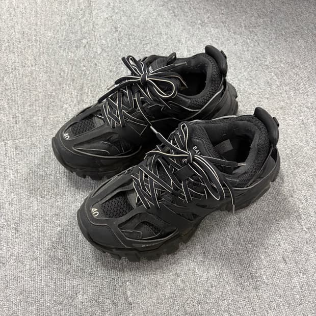 발렌시아가 트랙 블랙 40사이즈