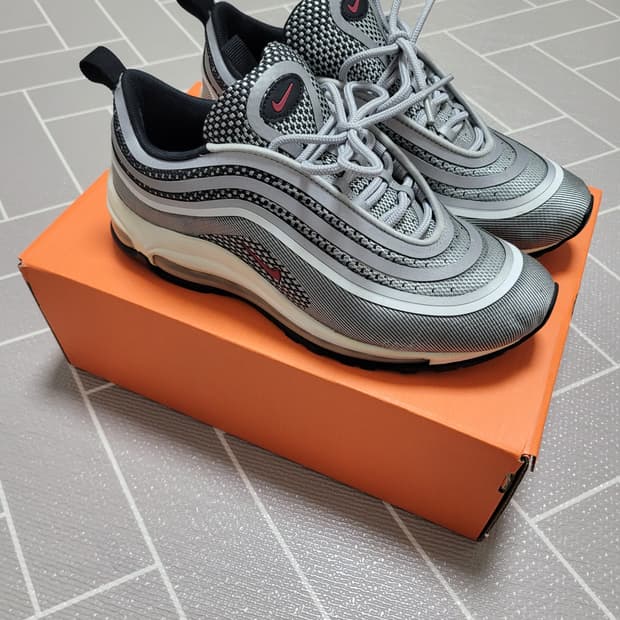 나이키 에어맥스 97 울트라17 실버불렛