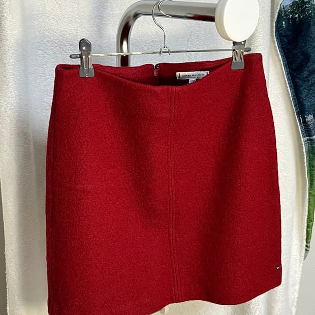 타미힐피거 로고 울 미니스커트