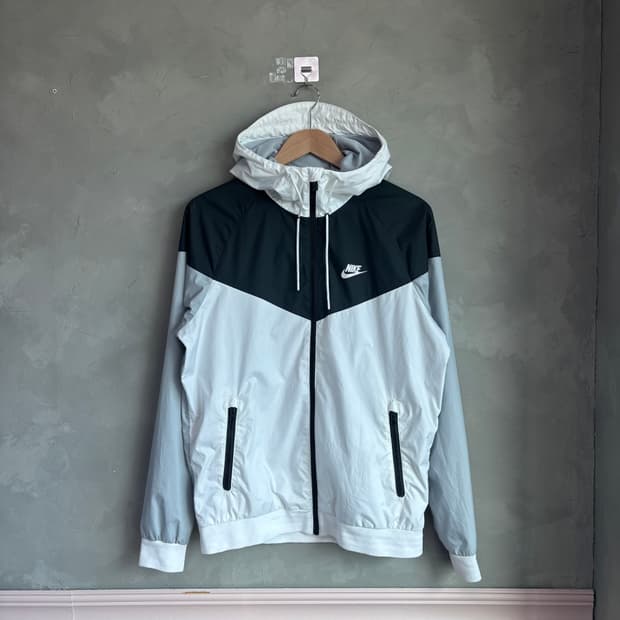 나이키 윈드러너 바람막이 흰검 그레이