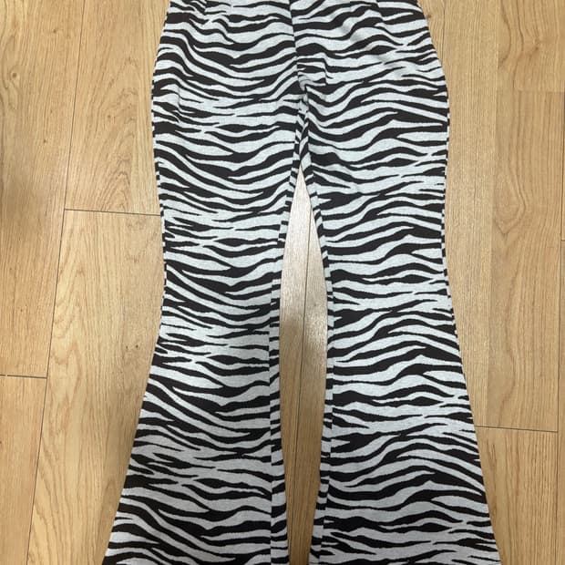 GRL 지브라 패턴 부츠컷 팬츠