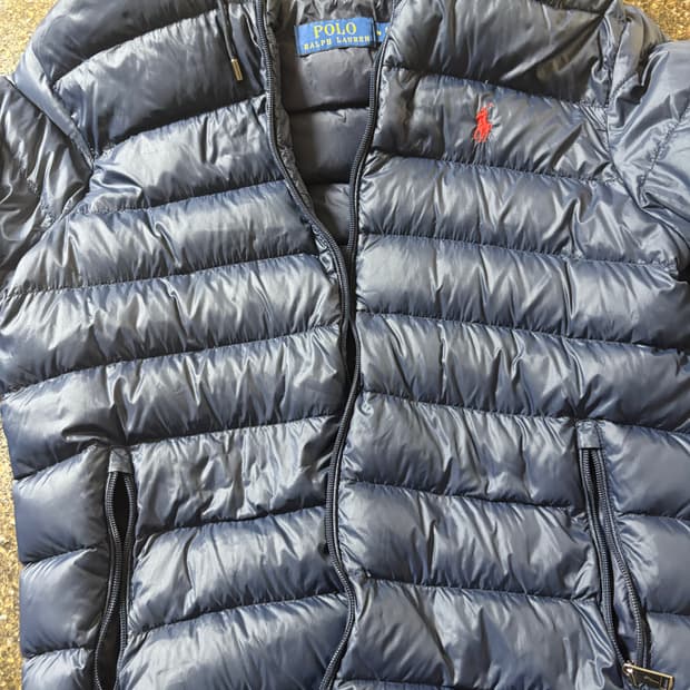 폴로 경량패딩