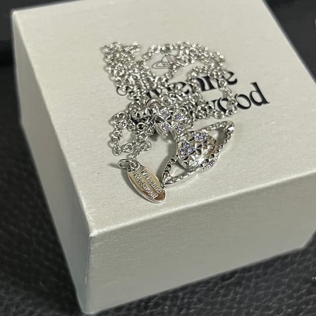 비비안웨트우드 메이페어