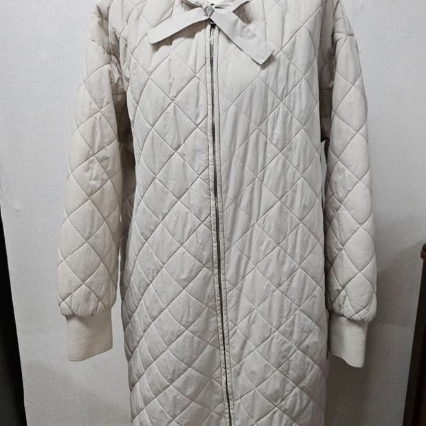 자주  다이아 퀼팅 롱 점퍼 아이보리 100