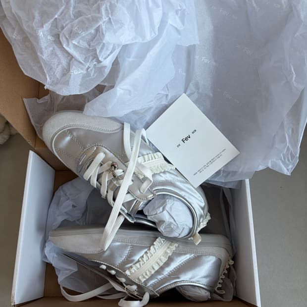 새상품) 슈콤마보니 스니커즈, 신발/ 정가:15.8만