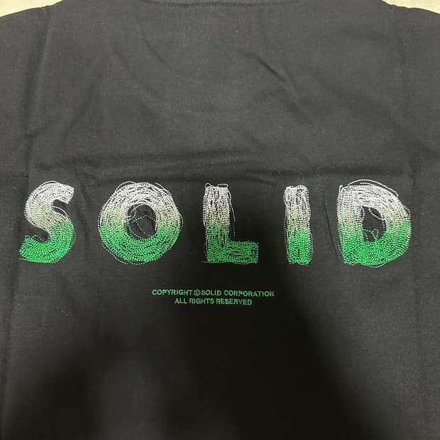 솔리드옴므 블랙 그라데이션 두들 엠브로이더리 티셔츠 52사이즈