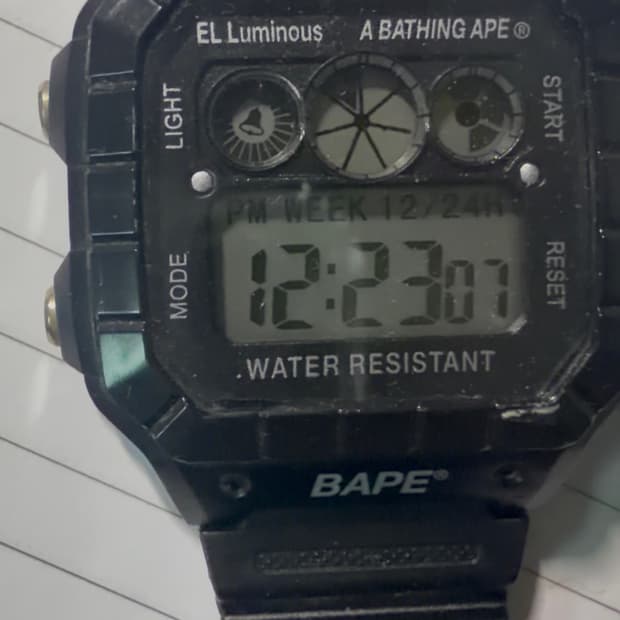 베이프 손목 시계
