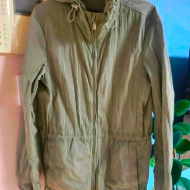 CANALI 카키색 폴리아미드 후드 바람막이 점퍼 50사이즈