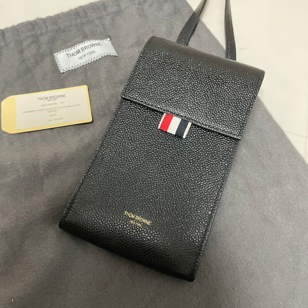 톰브라운 삼선탭 크로스백 